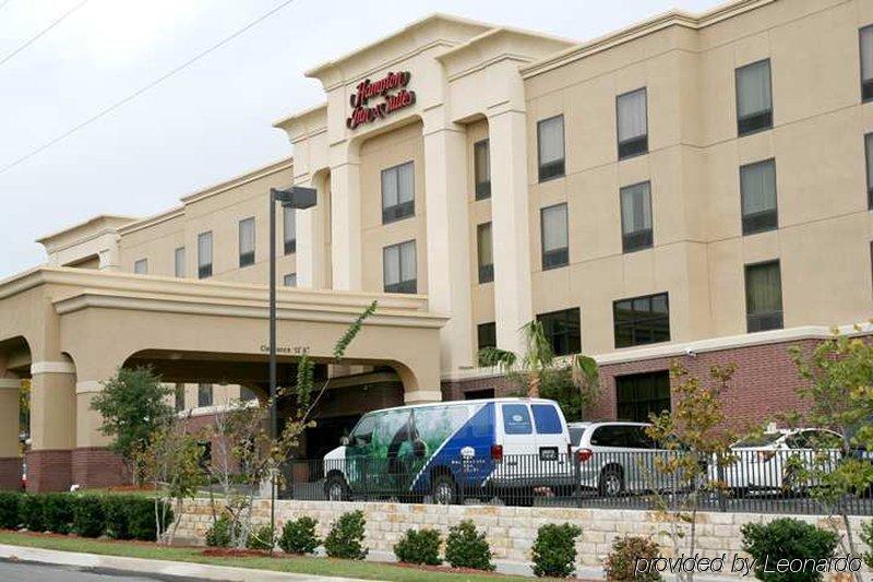 Hampton Inn And Suites San Antonio Airport Exterior photo